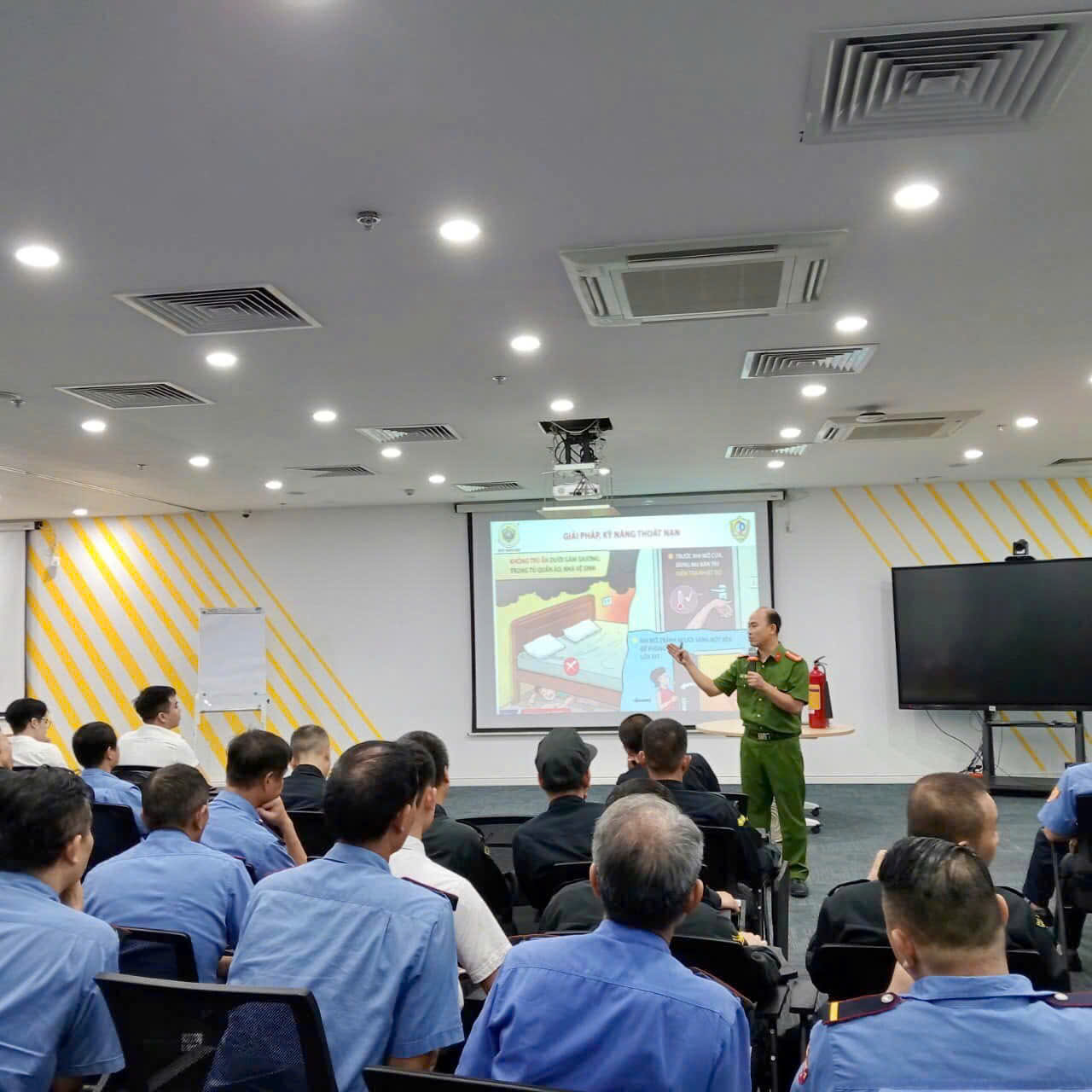 Chọn đơn vị quản lý vận hành tòa nhà giúp Ban Quản trị ghi điểm với cư dân- Ảnh 1. Chọn đơn vị quản lý vận hành tòa nhà giúp Ban Quản trị ghi điểm với cư dân- Ảnh 1.