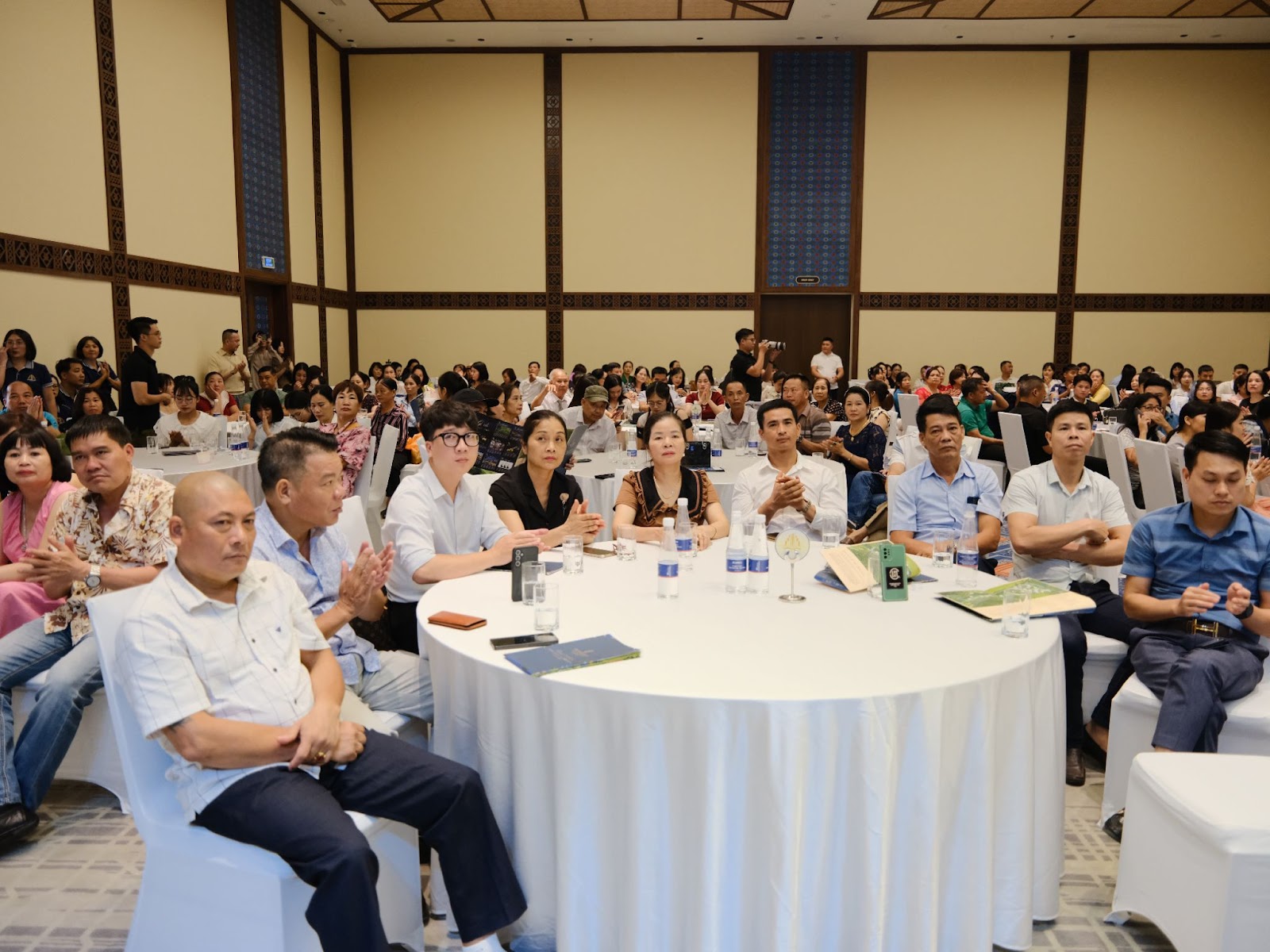 Giới đầu tư bất động sản nghỉ dưỡng cao cấp tập trung sự chú ý về Tuyên Quang- Ảnh 2. https://lh7-rt.googleusercontent.com/docsz/AD_4nXeR5_VSxITYiZux_917uLGppn2-RCR9h4yOYcMUsrkDw8W2E4LITqrBl8FBzxaxWyk-34FHKZr9I2xegiRpsrTwQBzRkXkrk7MBoYzwF5biY_QS0utfJw7LE_L2TayPUIX8gTnK?key=t_snhC1lql67WaeAhJH_NQ
