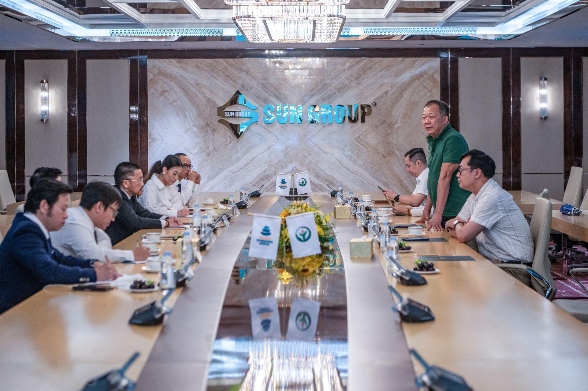 Bệnh viện Hữu nghị Việt Đức và Bệnh viện Mặt Trời ký kết hợp tác nâng cao chất lượng điều trị- Ảnh 2. Bệnh viện Hữu nghị Việt Đức và Bệnh viện Mặt Trời ký kết hợp tác nâng cao chất lượng điều trị- Ảnh 2.