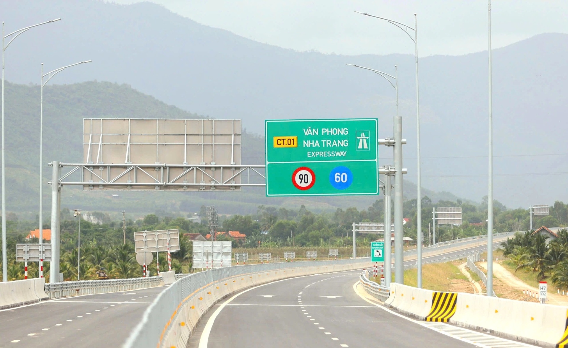 Dự kiến 19/8, thông xe tuyến chính 6 dự án thành phần cao tốc Bắc - Nam- Ảnh 1. Dự kiến 19/8, thông xe tuyến chính 6 dự án thành phần cao tốc Bắc - Nam- Ảnh 1.