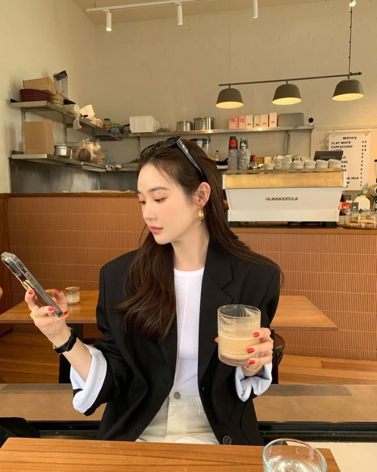 Sống ở TP.HCM: Lương trên 20 triệu mới lấy được vợ?- Ảnh 2. Sống ở TP.HCM: Lương trên 20 triệu mới lấy được vợ?- Ảnh 2.