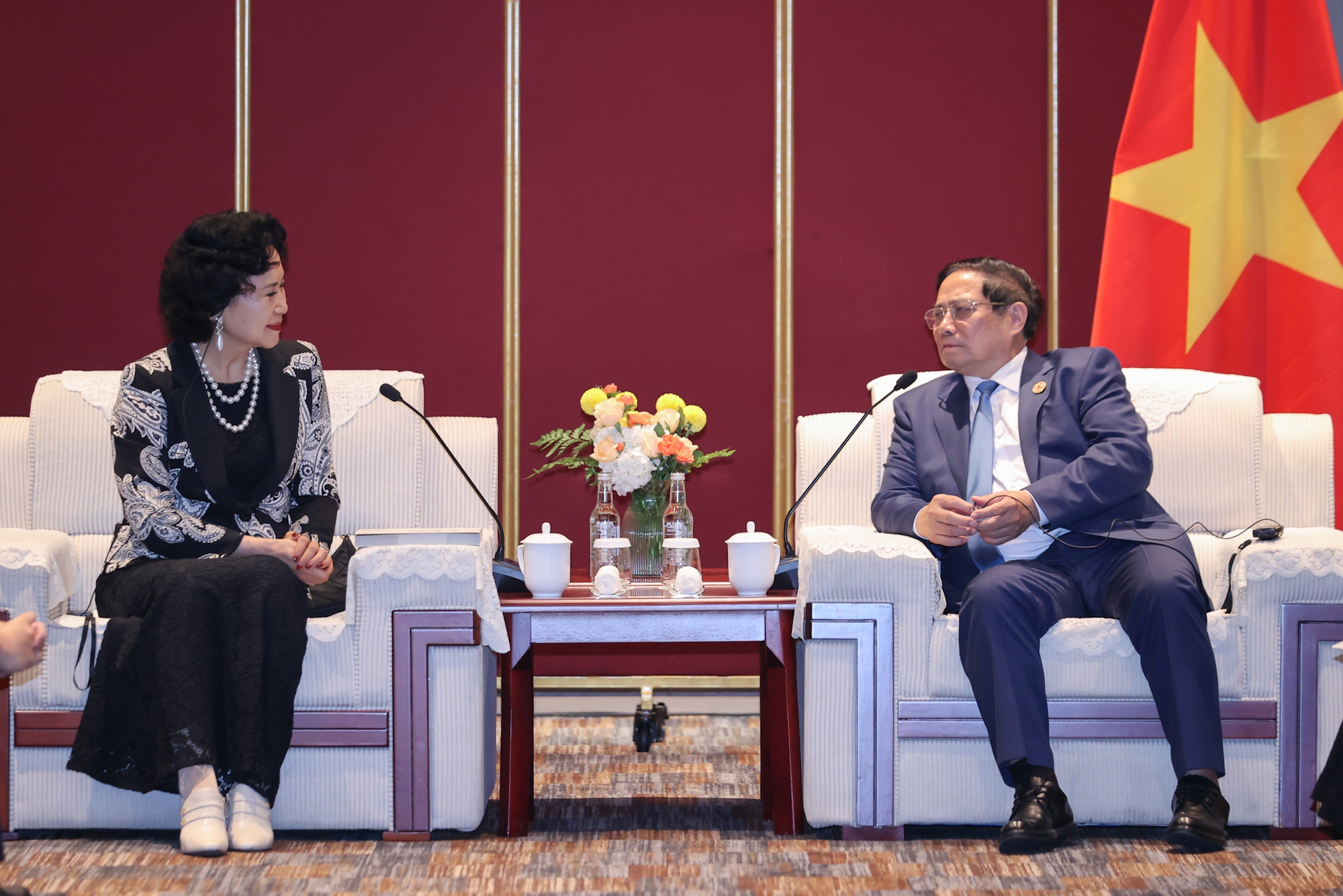 Gặp Thủ tướng, chuyên gia của đặc khu kinh tế thành công nhất Trung Quốc sẵn sàng hợp tác với Việt Nam- Ảnh 1. Gặp Thủ tướng, chuyên gia của đặc khu kinh tế thành công nhất Trung Quốc sẵn sàng hợp tác với Việt Nam- Ảnh 1.