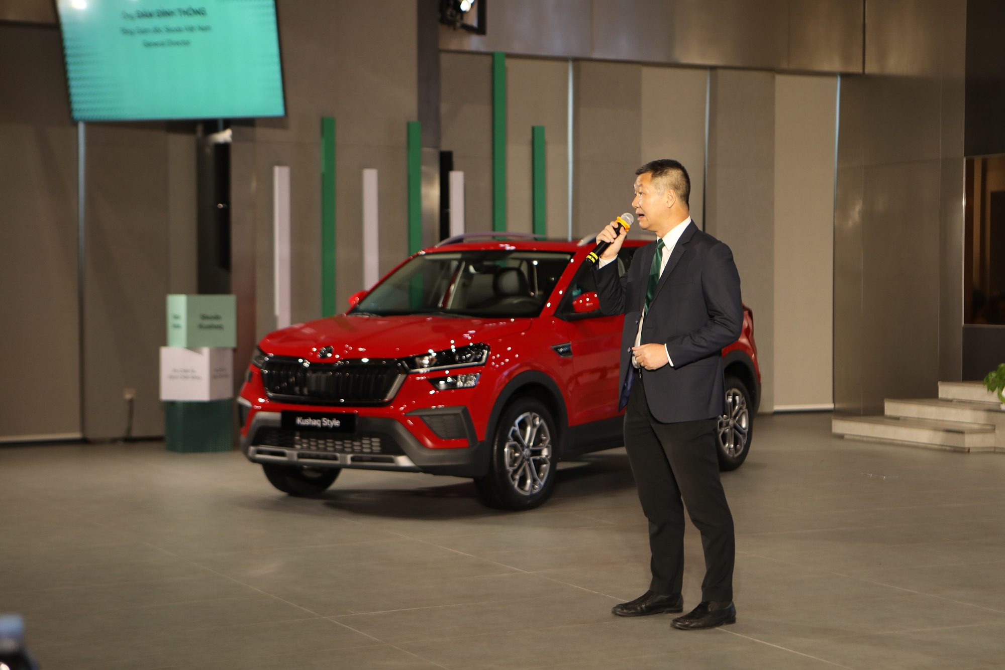 Mẫu SUV vừa 'ra lò' nhà máy ở Quảng Ninh của hãng châu Âu: Dùng khung gầm xe tiền tỷ, 'ngang giá xe Hàn'- Ảnh 2. Mẫu SUV vừa 'ra lò' nhà máy ở Quảng Ninh của hãng châu Âu: Dùng khung gầm xe tiền tỷ, 'ngang giá xe Hàn'- Ảnh 2.