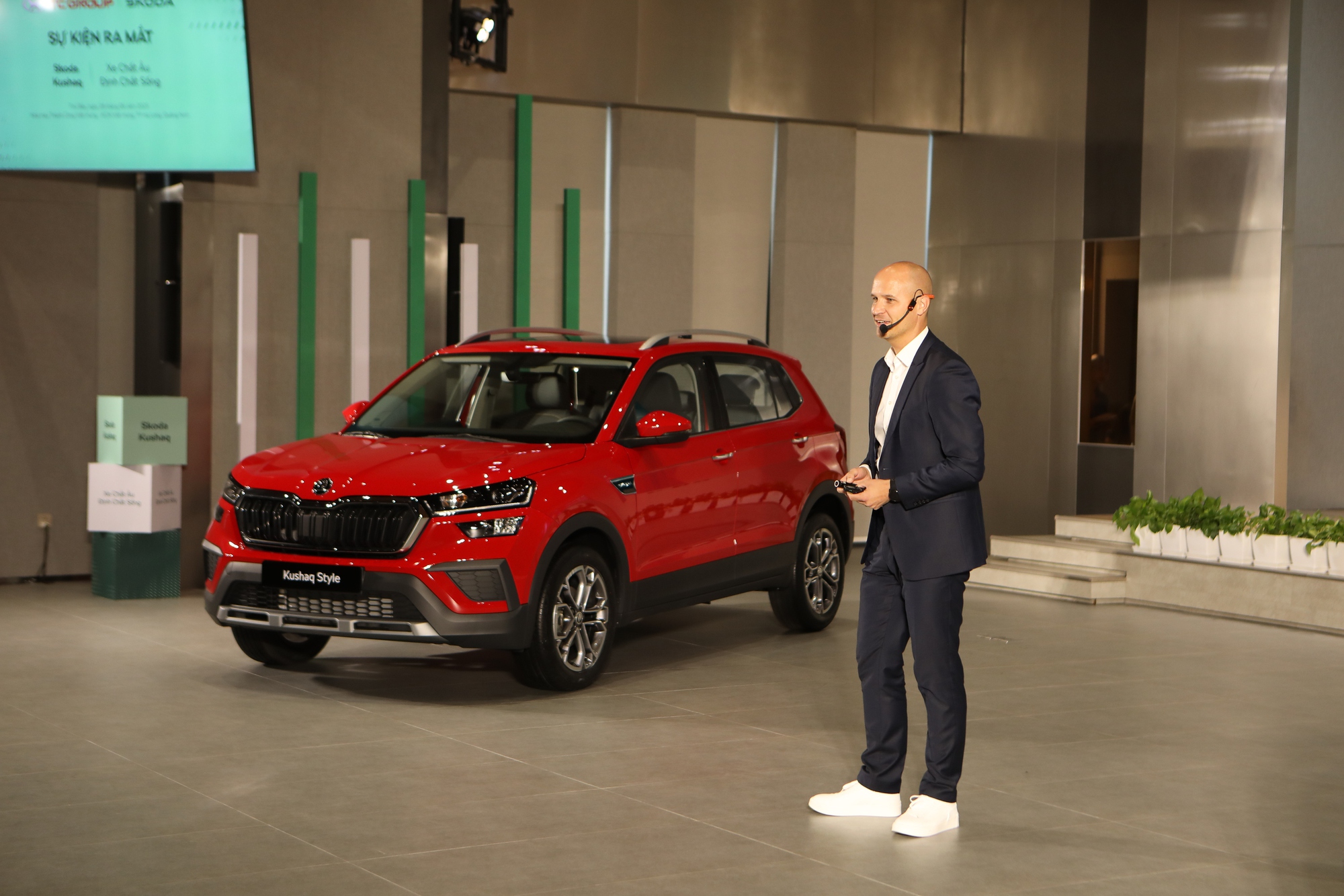 Mẫu SUV vừa 'ra lò' nhà máy ở Quảng Ninh của hãng châu Âu: Dùng khung gầm xe tiền tỷ, 'ngang giá xe Hàn'- Ảnh 3. Mẫu SUV vừa 'ra lò' nhà máy ở Quảng Ninh của hãng châu Âu: Dùng khung gầm xe tiền tỷ, 'ngang giá xe Hàn'- Ảnh 3.