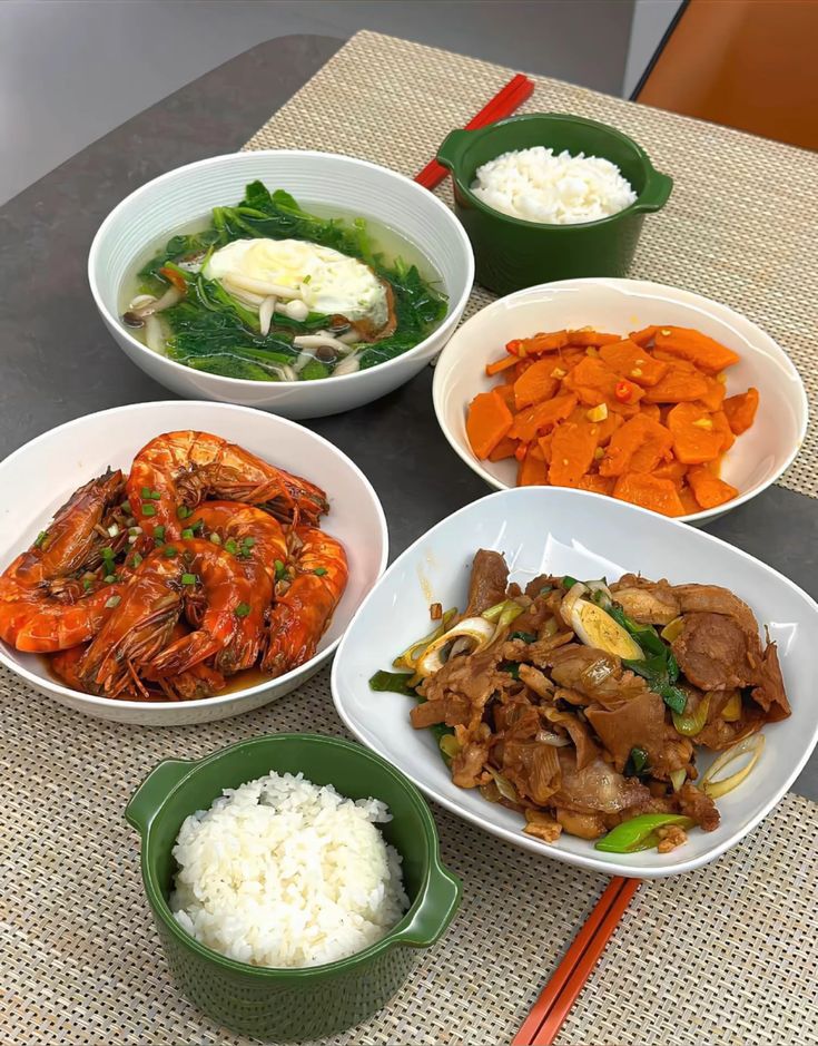 Lương 10 triệu mà cứ ăn như này thì nghèo mãi?- Ảnh 3. Lương 10 triệu mà cứ ăn như này thì nghèo mãi?- Ảnh 3.