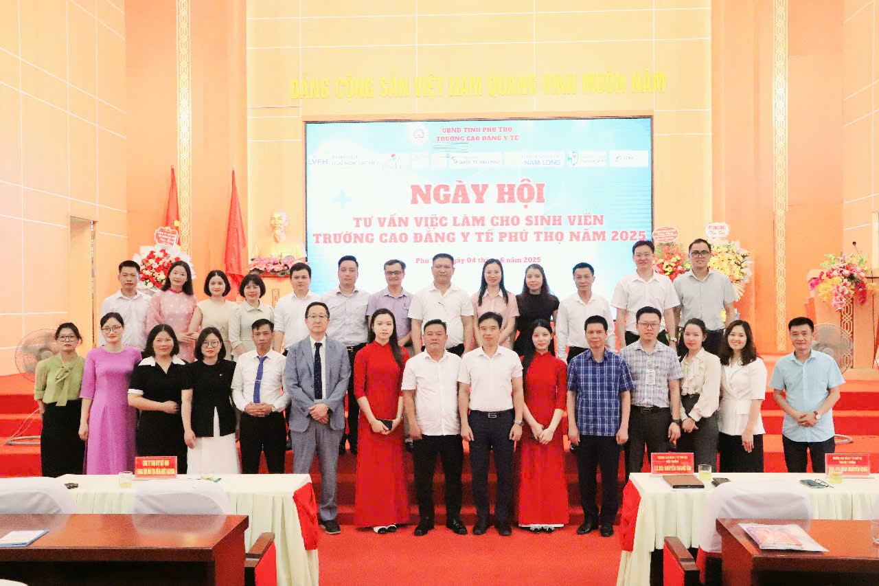 Trường Cao đẳng Y tế Phú Thọ: Đồng hành cùng sinh viên tại Ngày hội tư vấn việc làm 2025- Ảnh 1. Trường Cao đẳng Y tế Phú Thọ: Đồng hành cùng sinh viên tại Ngày hội tư vấn việc làm 2025- Ảnh 1.
