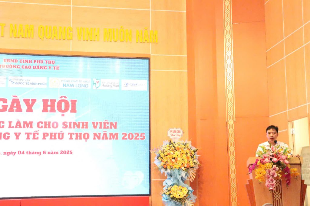 Trường Cao đẳng Y tế Phú Thọ: Đồng hành cùng sinh viên tại Ngày hội tư vấn việc làm 2025- Ảnh 3. Trường Cao đẳng Y tế Phú Thọ: Đồng hành cùng sinh viên tại Ngày hội tư vấn việc làm 2025- Ảnh 3.