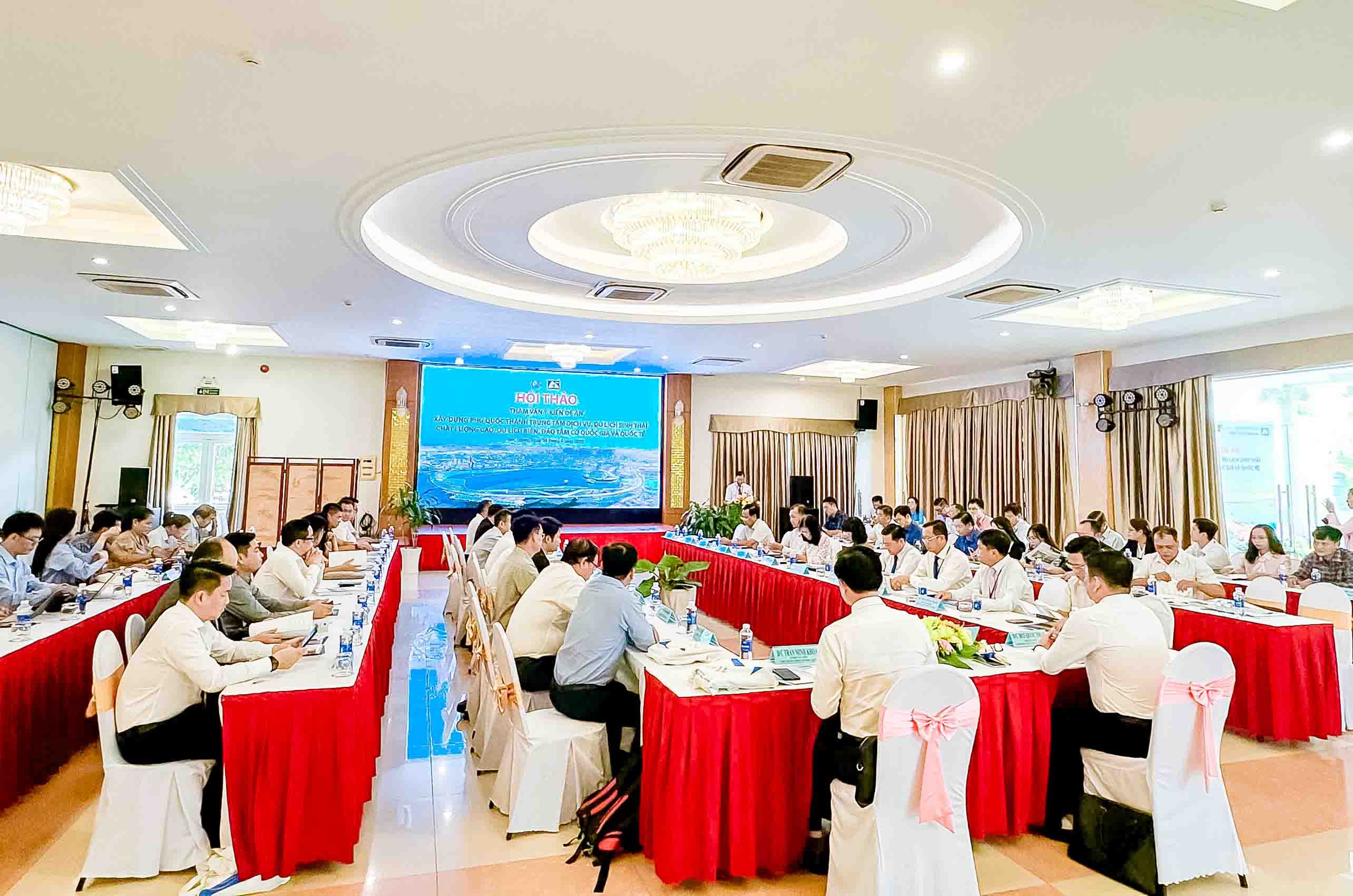 Kiên Giang: Tham vấn ý kiến “Xây dựng Phú Quốc thành trung tâm dịch vụ, du lịch sinh thái chất lượng cao, du lịch biển, đảo tầm cỡ quốc gia và quốc tế”- Ảnh 2. Kiên Giang: Tham vấn ý kiến “Xây dựng Phú Quốc thành trung tâm dịch vụ, du lịch sinh thái chất lượng cao, du lịch biển, đảo tầm cỡ quốc gia và quốc tế”- Ảnh 2.