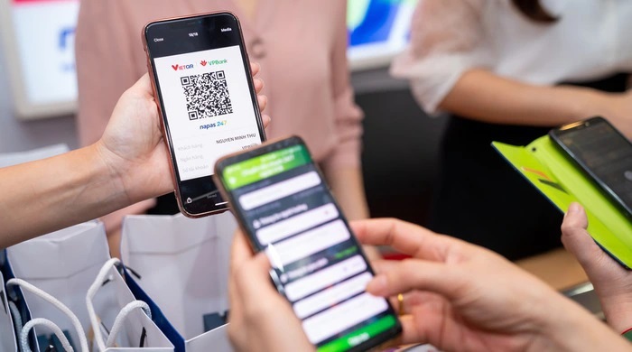 Tổng giá trị giao dịch không dùng tiền mặt đạt gần 300 triệu tỷ đồng- Ảnh 1.