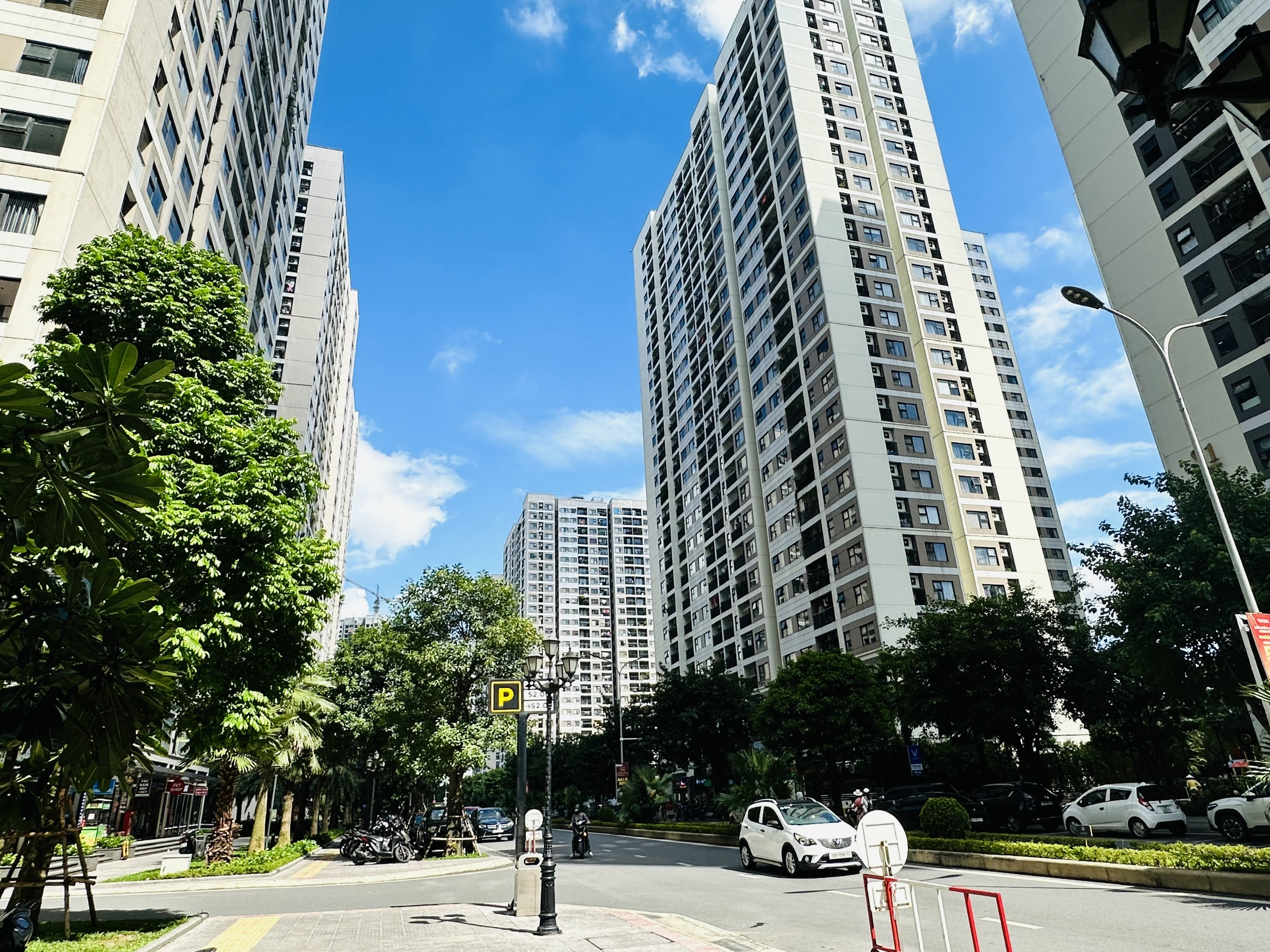 Giao dịch bất động sản tại Hà Nội "lao dốc" tới 45%- Ảnh 1. Giao dịch bất động sản tại Hà Nội "lao dốc" tới 45%- Ảnh 1.