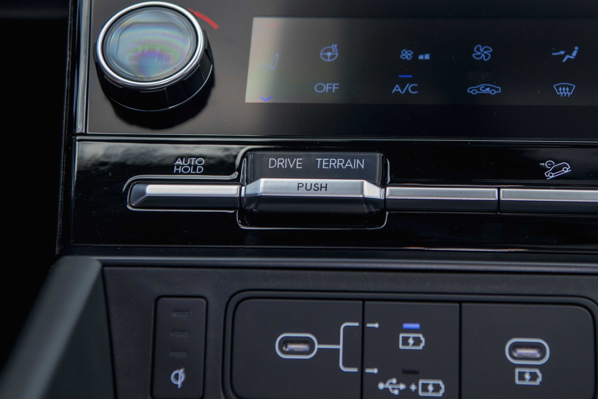 Trên hạng CR-V nhưng giá lại ngang bằng, xe 7 chỗ Hyundai này đang giảm giá mạnh- Ảnh 7. Trên hạng CR-V nhưng giá lại ngang bằng, xe 7 chỗ Hyundai này đang giảm giá mạnh- Ảnh 7.