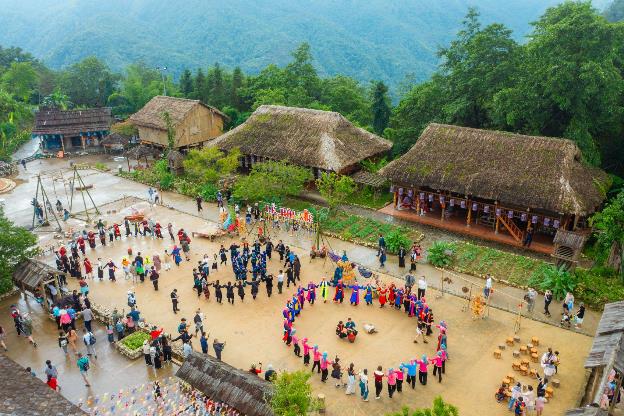 Lễ hội Xòe Bản Mây mở màn cho mùa lễ hội tưng bừng tại Fansipan, Sa Pa- Ảnh 6. Lễ hội Xòe Bản Mây mở màn cho mùa lễ hội tưng bừng tại Fansipan, Sa Pa- Ảnh 6.