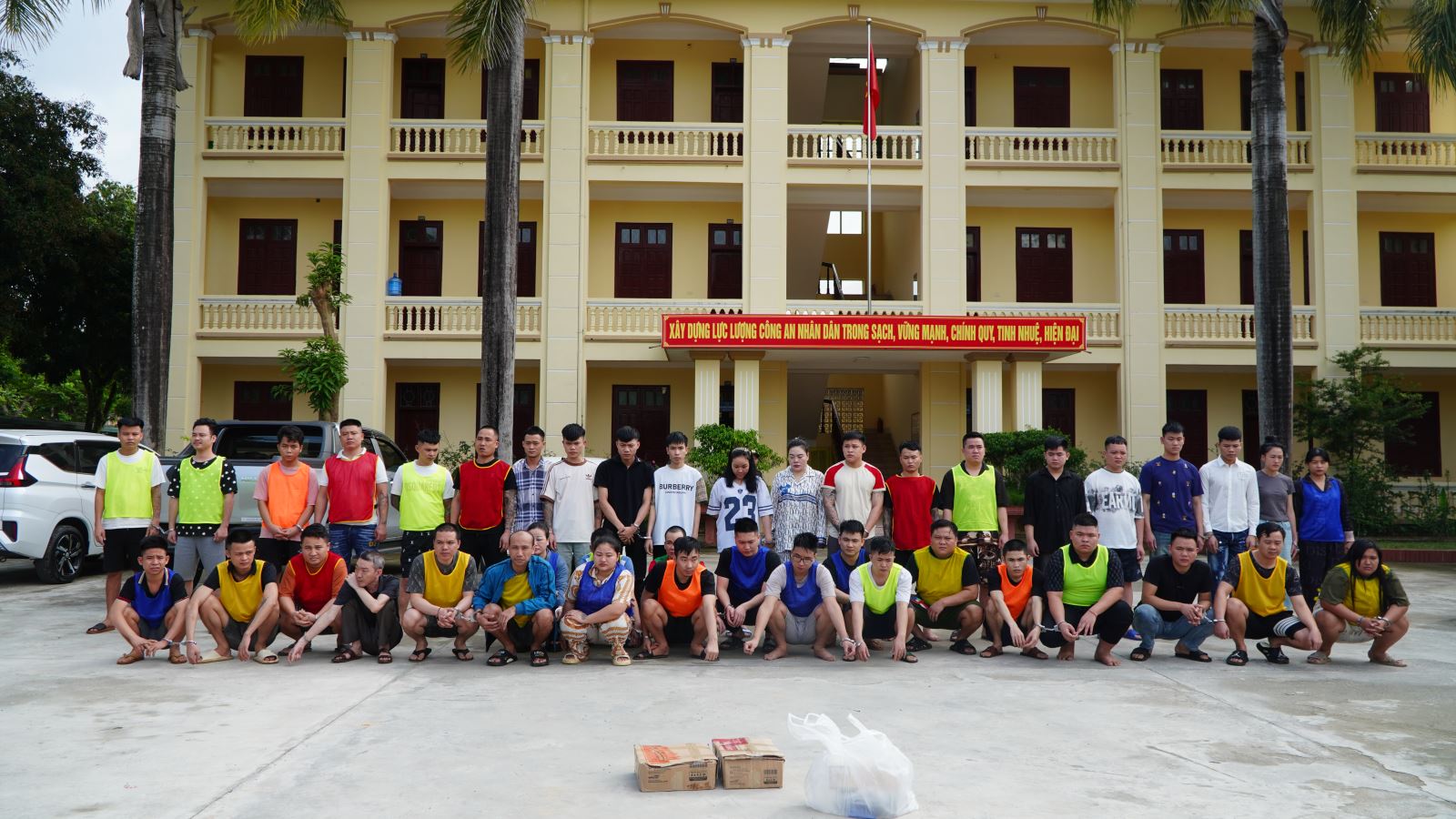 Trinh sát bí mật báo về thông tin quan trọng, hàng trăm cảnh sát được huy động, triệt phá chuyên án rất lớn- Ảnh 4.