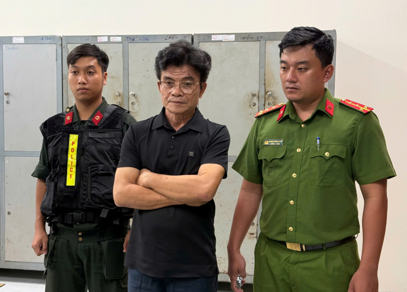 Công bố hình ảnh khám xét kho hàng của vợ chồng nữ doanh nhân Ngô Ánh Hồng- Ảnh 4.