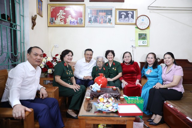 Hà Nội: Nhiều hoạt động tri ân người có công với cách mạng- Ảnh 1. Hà Nội: Nhiều hoạt động tri ân người có công với cách mạng- Ảnh 1.