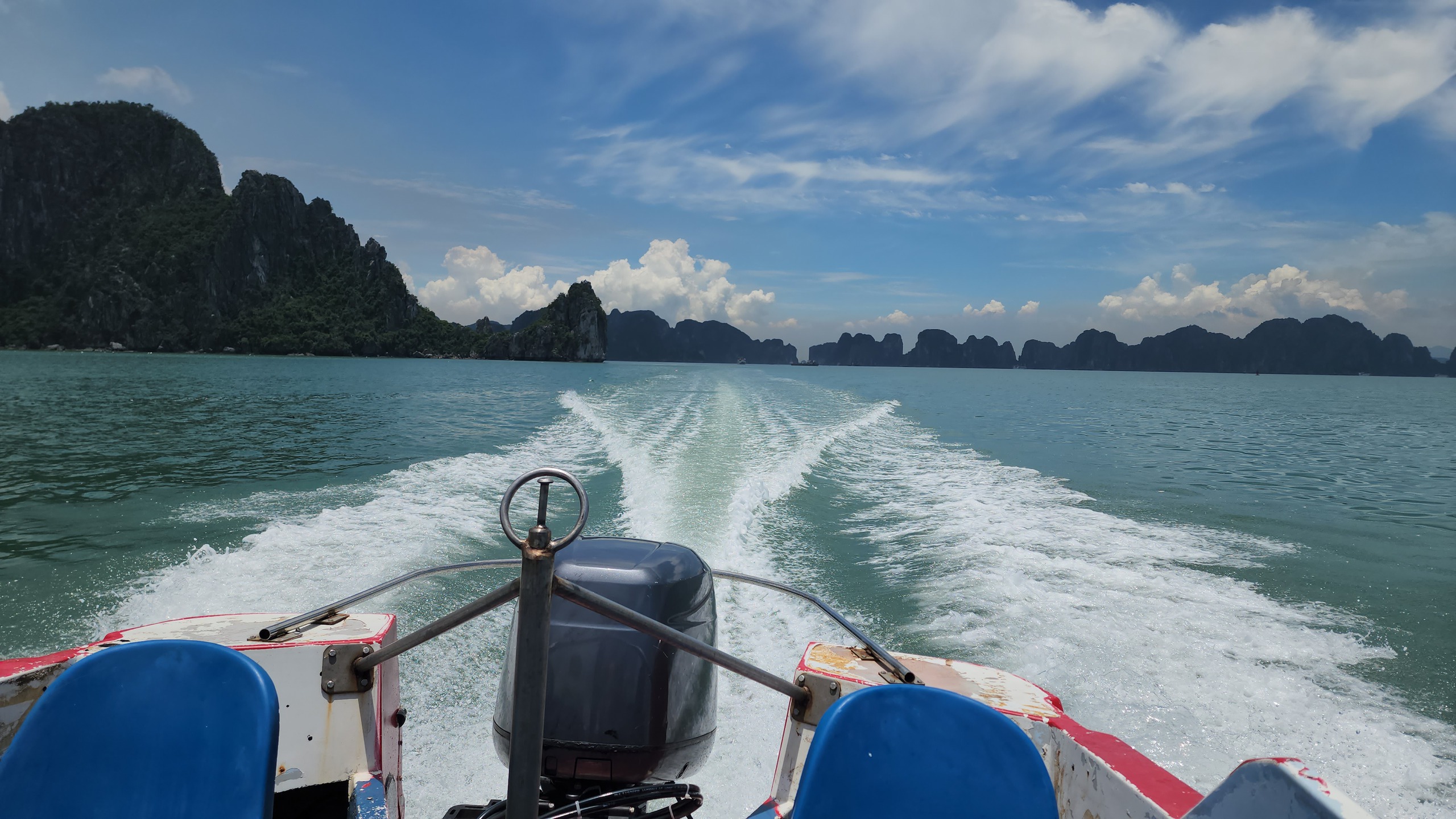 Vụ đắm tàu ở Quảng Ninh: Tìm thấy thi thể nạn nhân cuối cùng - Ảnh 3. Vụ đắm tàu ở Quảng Ninh: Tìm thấy thi thể nạn nhân cuối cùng - Ảnh 3.