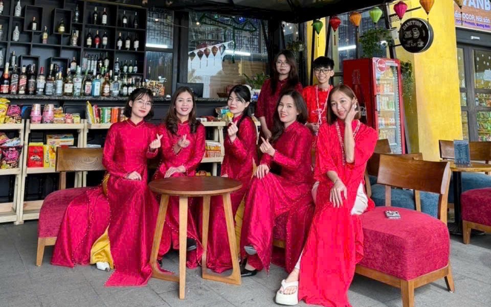 Vụ đắm tàu ở Quảng Ninh: Tìm thấy thi thể nạn nhân cuối cùng - Ảnh 7. Vụ đắm tàu ở Quảng Ninh: Tìm thấy thi thể nạn nhân cuối cùng - Ảnh 7.