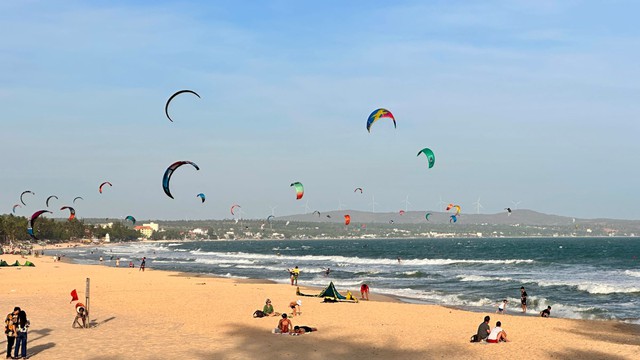 Mũi Né được vinh danh "Điểm đến thể thao biển hàng đầu Đông Nam Á"- Ảnh 1. Mũi Né được vinh danh "Điểm đến thể thao biển hàng đầu Đông Nam Á"- Ảnh 1.