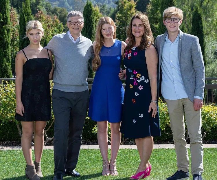 Sau 4 năm ly hôn, vợ cũ Bill Gates tiết lộ lý do chia tay tỷ phú giàu bậc nhất thế giới- Ảnh 2. Sau 4 năm ly hôn, vợ cũ Bill Gates tiết lộ lý do chia tay tỷ phú giàu bậc nhất thế giới- Ảnh 2.