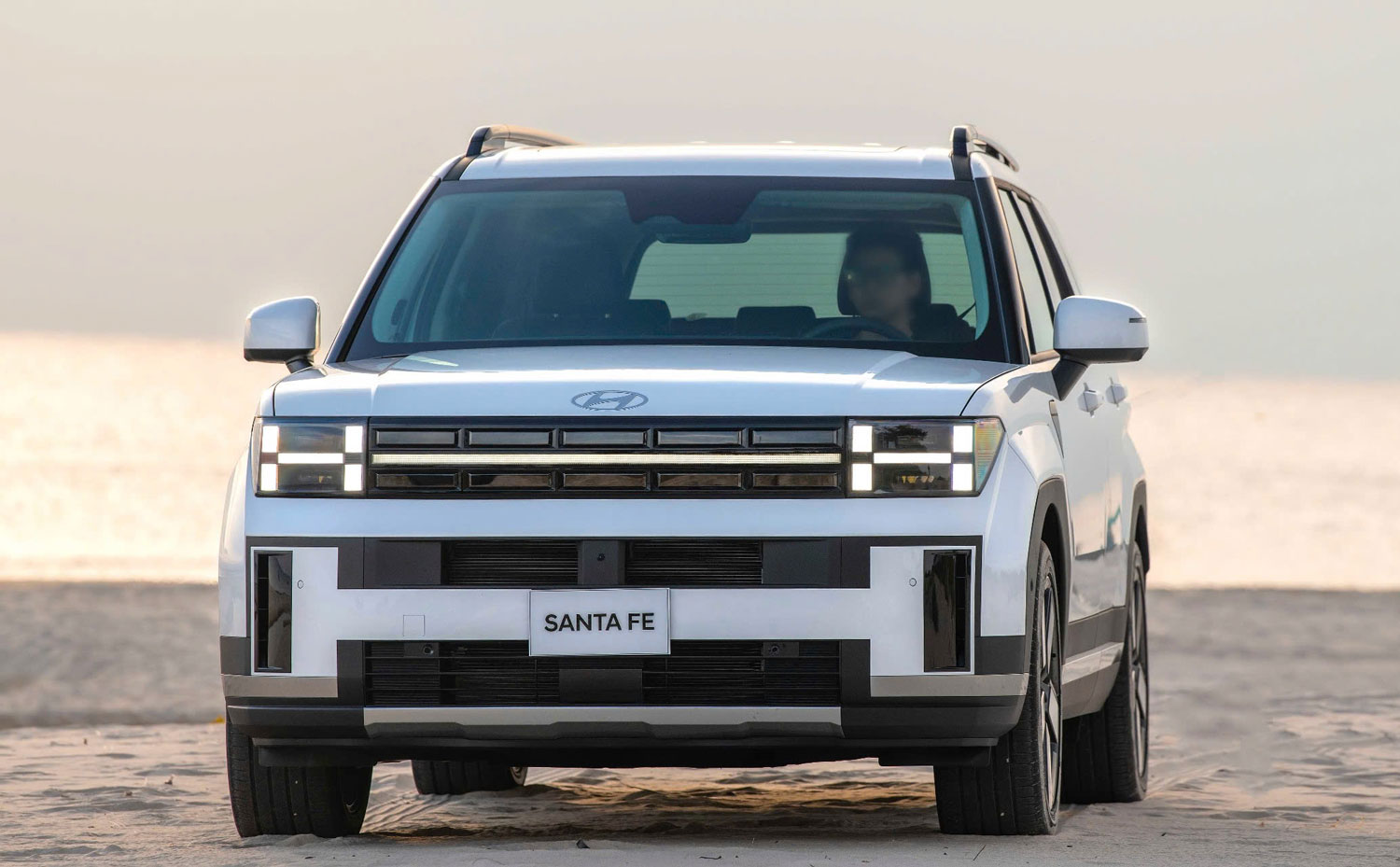 Hai xe SUV to, khỏe của Hyundai đang ưu đãi mạnh: Giá bán đã ngang xe dưới hạng nhưng vẫn tặng thêm quà- Ảnh 1. Hai xe SUV to, khỏe của Hyundai đang ưu đãi mạnh: Giá bán đã ngang xe dưới hạng nhưng vẫn tặng thêm quà- Ảnh 1.