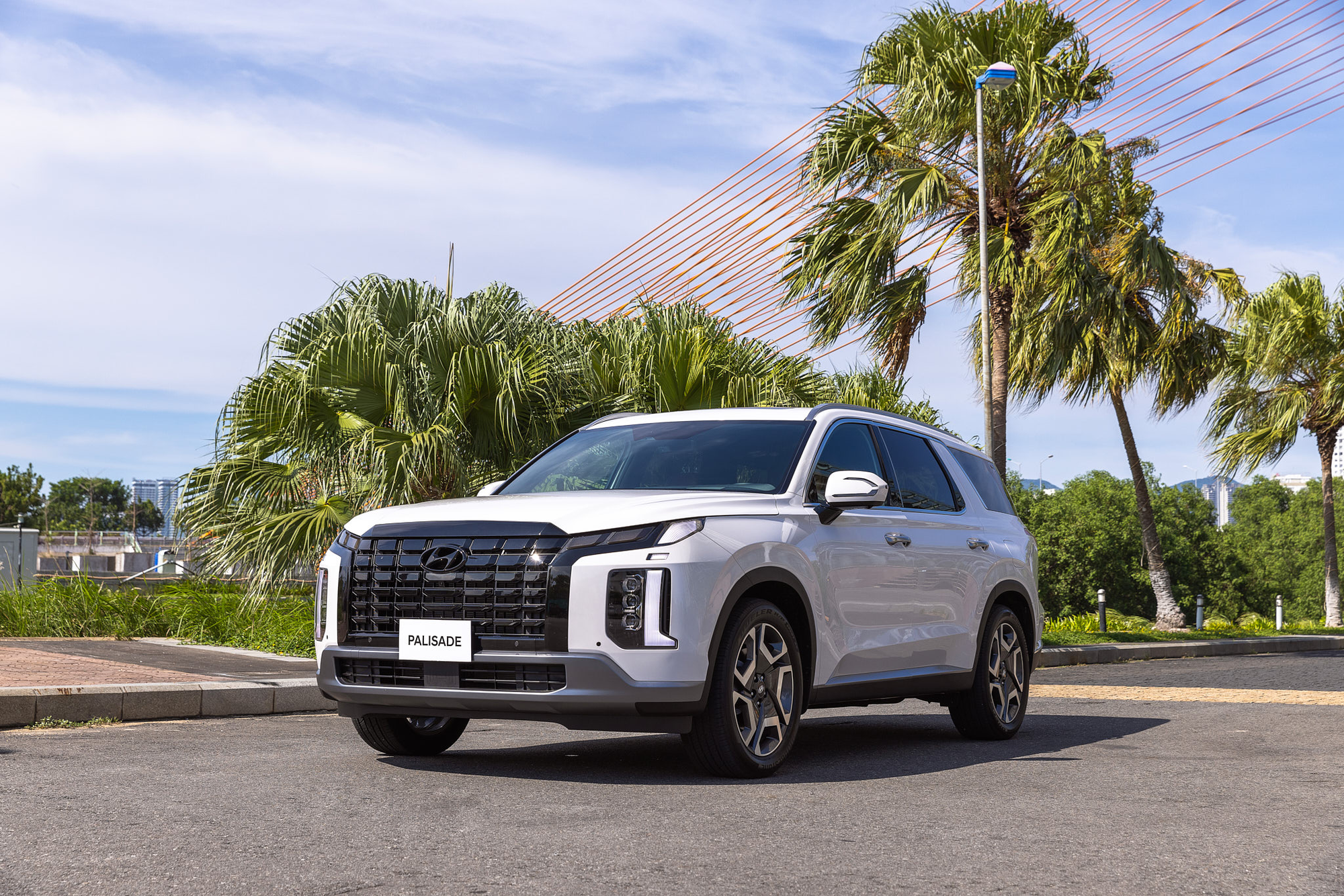 Hai xe SUV to, khỏe của Hyundai đang ưu đãi mạnh: Giá bán đã ngang xe dưới hạng nhưng vẫn tặng thêm quà- Ảnh 2. Hai xe SUV to, khỏe của Hyundai đang ưu đãi mạnh: Giá bán đã ngang xe dưới hạng nhưng vẫn tặng thêm quà- Ảnh 2.