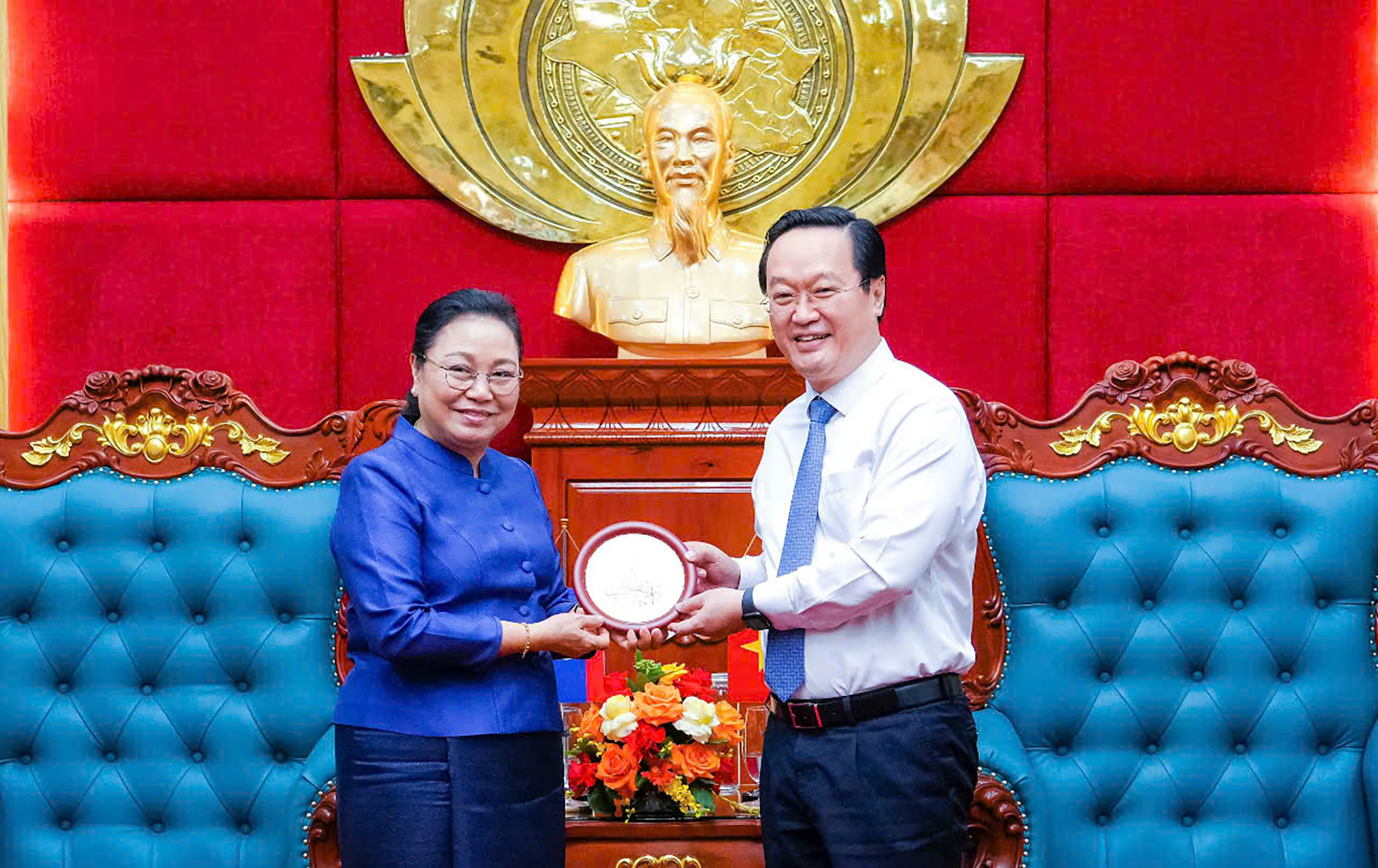 Nghệ An: Tăng cường hợp tác với các địa phương Lào, thắt chặt quan hệ Việt - Lào- Ảnh 4. Nghệ An: Tăng cường hợp tác với các địa phương Lào, thắt chặt quan hệ Việt - Lào- Ảnh 4.