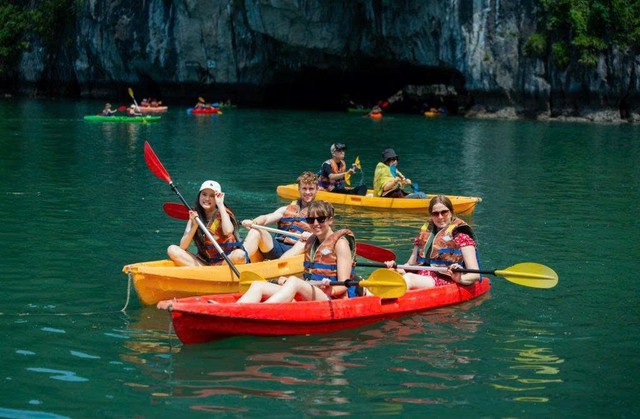 Quảng Ninh: Đón hơn 12 triệu lượt du khách trong nửa đầu năm 2025- Ảnh 1. Quảng Ninh: Đón hơn 12 triệu lượt du khách trong nửa đầu năm 2025- Ảnh 1.