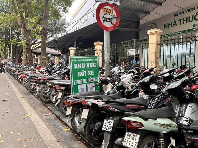 Hà Nội: Gần 95% lượt trông giữ phương tiện thanh toán không dùng tiền mặt- Ảnh 1. Hà Nội: Gần 95% lượt trông giữ phương tiện thanh toán không dùng tiền mặt- Ảnh 1.