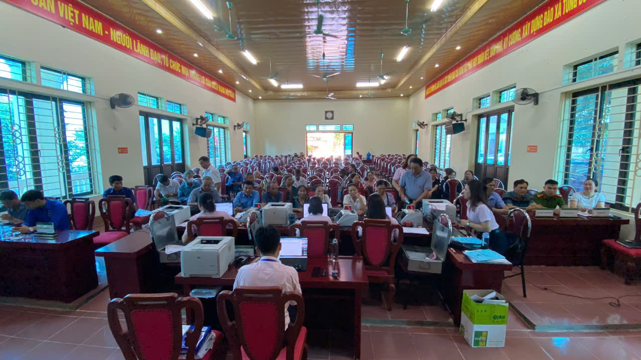 Phòng GD NHCSXH Thanh Thủy: Gắn kết niềm tin, đồng hành cùng người dân phát triển kinh tế- Ảnh 1. Phòng GD NHCSXH Thanh Thủy: Gắn kết niềm tin, đồng hành cùng người dân phát triển kinh tế- Ảnh 1.
