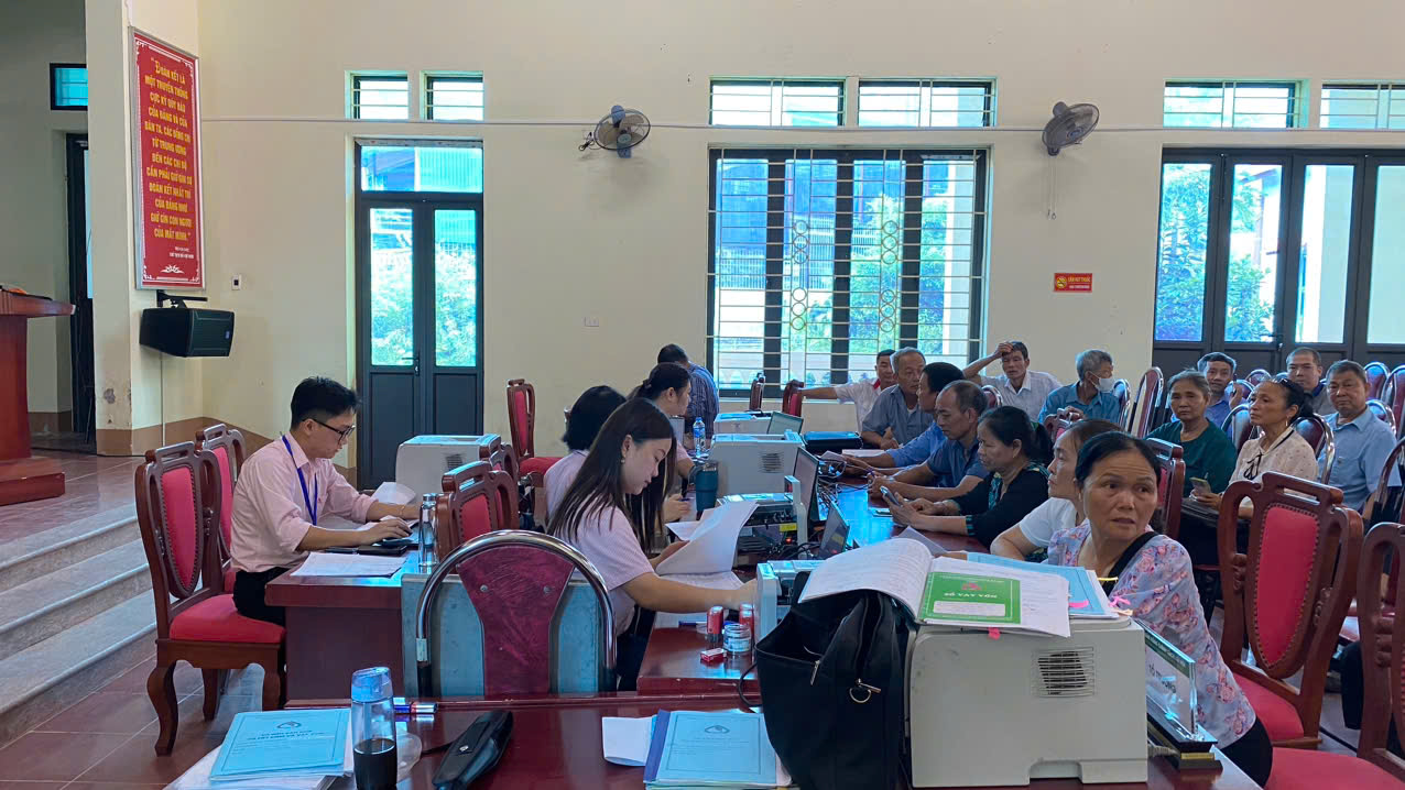 Phòng GD NHCSXH Thanh Thủy: Gắn kết niềm tin, đồng hành cùng người dân phát triển kinh tế- Ảnh 2. Phòng GD NHCSXH Thanh Thủy: Gắn kết niềm tin, đồng hành cùng người dân phát triển kinh tế- Ảnh 2.