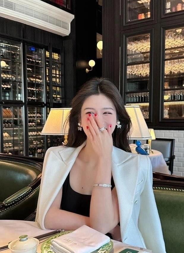 Người “giàu giả” thường khoe tiền ở 3 chỗ: Nghĩ được ngưỡng mộ, hoá ra lộ EQ âm vô cực- Ảnh 2. Người “giàu giả” thường khoe tiền ở 3 chỗ: Nghĩ được ngưỡng mộ, hoá ra lộ EQ âm vô cực- Ảnh 2.