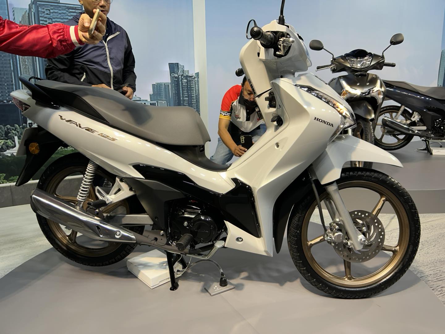 Ra mắt Honda Wave 125 đời mới: Có khóa thông minh, phanh "một được hai", siêu tiết kiệm xăng 71,4km/lít- Ảnh 12.
