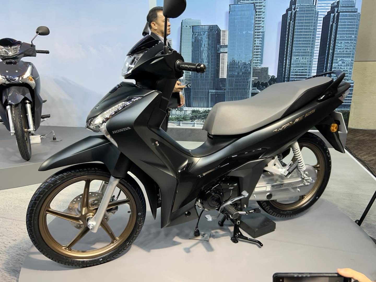 Ra mắt Honda Wave 125 đời mới: Có khóa thông minh, phanh "một được hai", siêu tiết kiệm xăng 71,4km/lít- Ảnh 13.