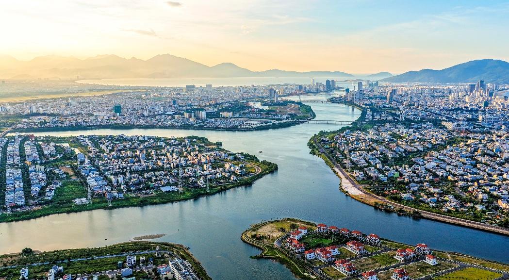 Nhà đầu tư Hà Nội, TP. HCM đổ xô “săn” quỹ đất vàng ven sông tại Đà Nẵng- Ảnh 4. Nhà đầu tư Hà Nội, TP. HCM đổ xô “săn” quỹ đất vàng ven sông tại Đà Nẵng- Ảnh 4.
