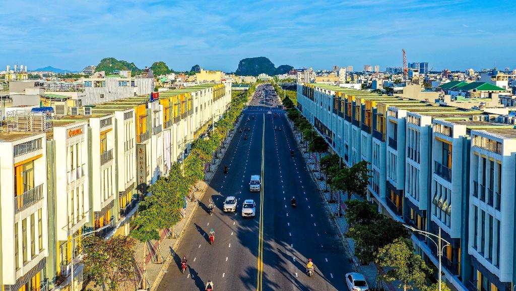 Nhà đầu tư Hà Nội, TP. HCM đổ xô “săn” quỹ đất vàng ven sông tại Đà Nẵng- Ảnh 9. Nhà đầu tư Hà Nội, TP. HCM đổ xô “săn” quỹ đất vàng ven sông tại Đà Nẵng- Ảnh 9.