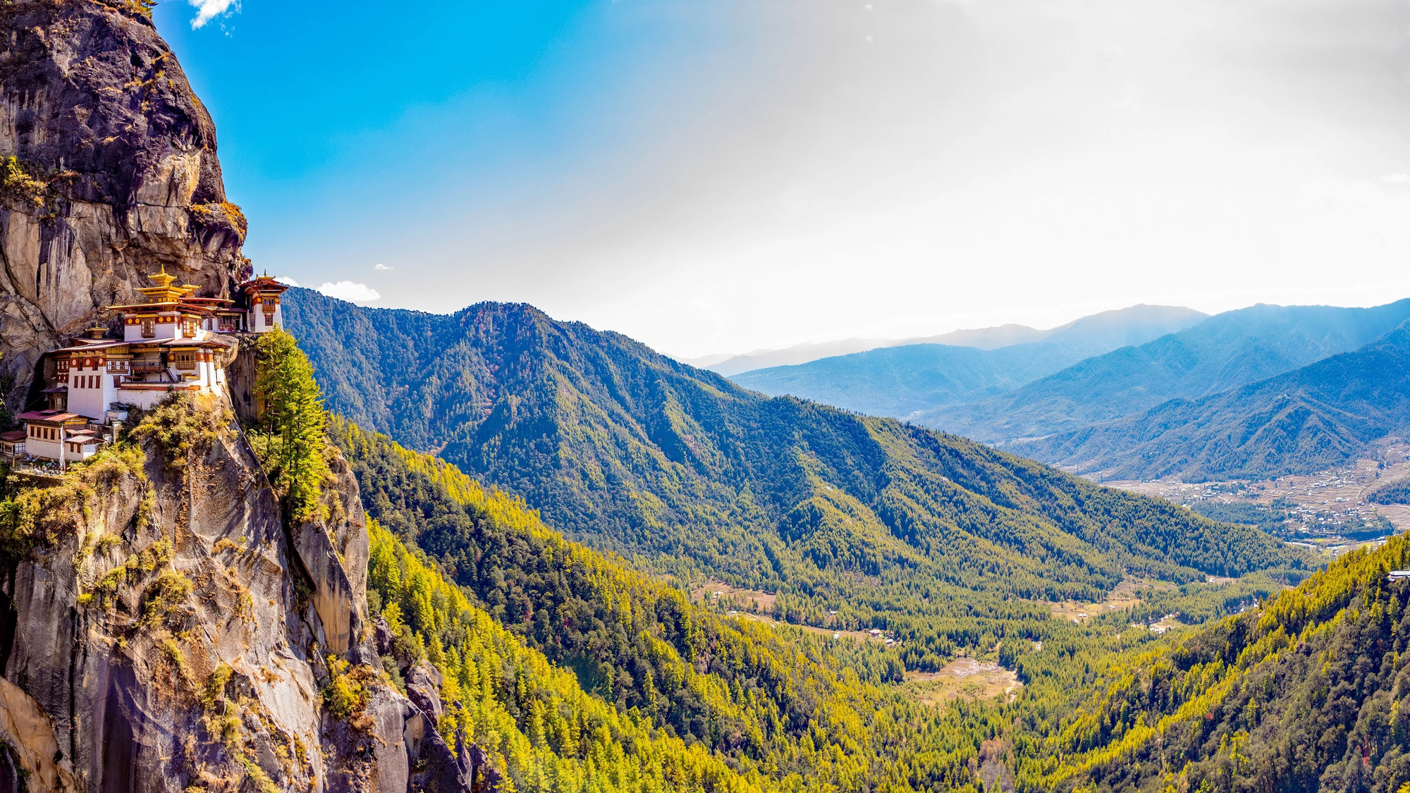 "Kho báu" khổng lồ của Bhutan: Bí mật về quyết định chưa từng có "thay đổi vận mệnh quốc gia"- Ảnh 1.