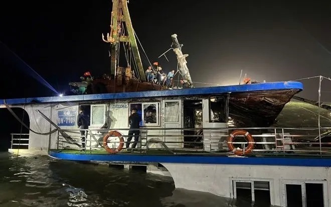 Doanh nghiệp bảo hiểm dự kiến chi trả hơn 23 tỷ đồng vụ lật tàu dịch vụ du lịch- Ảnh 1. Doanh nghiệp bảo hiểm dự kiến chi trả hơn 23 tỷ đồng vụ lật tàu dịch vụ du lịch- Ảnh 1.