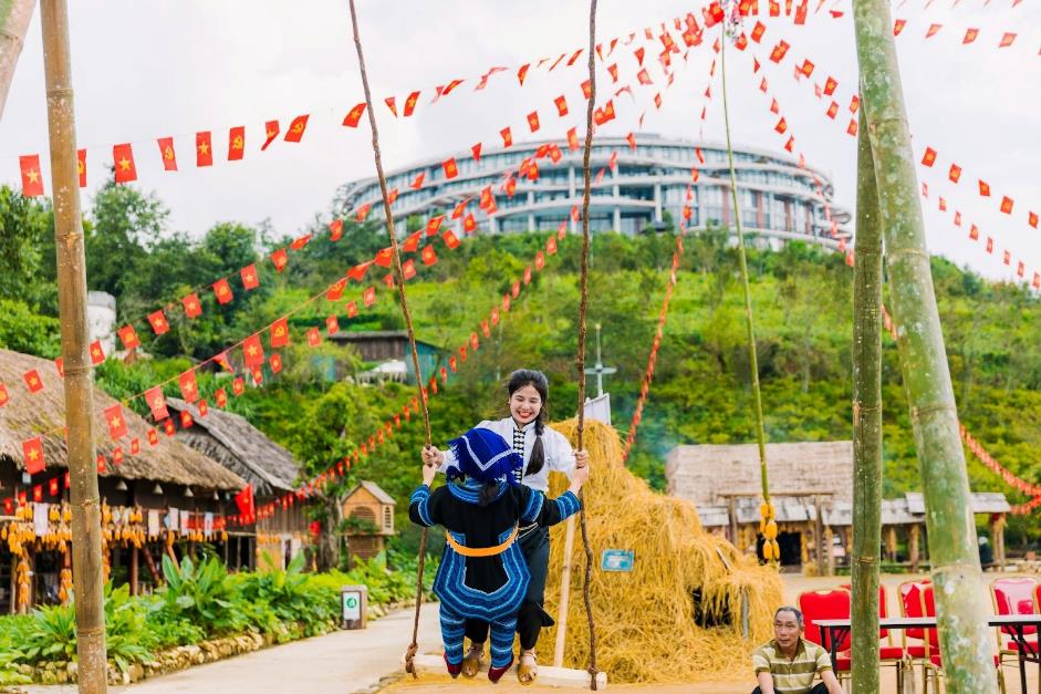 Cẩm nang du lịch: Hà Nội rợp cờ hoa kết hợp Sa Pa lúa vàng 2/9- Ảnh 2.