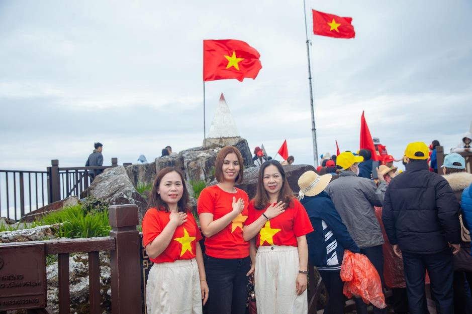 Cẩm nang du lịch: Hà Nội rợp cờ hoa kết hợp Sa Pa lúa vàng 2/9- Ảnh 4.
