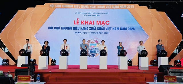 Hà Nội: Quảng bá sản phẩm qua Hội chợ thương hiệu hàng xuất khẩu Việt Nam năm 2025- Ảnh 1. Hà Nội: Quảng bá sản phẩm qua Hội chợ thương hiệu hàng xuất khẩu Việt Nam năm 2025- Ảnh 1.