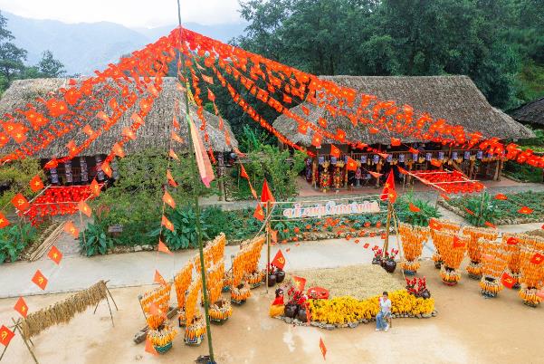 Trải nghiệm văn hóa 7 dân tộc Tây Bắc trong lễ hội Mùa vàng Bản Mây Fansipan- Ảnh 3. Trải nghiệm văn hóa 7 dân tộc Tây Bắc trong lễ hội Mùa vàng Bản Mây Fansipan- Ảnh 3.