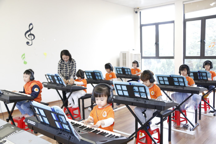 Bộ Chính trị ban hành Nghị quyết về đột phá phát triển giáo dục và đào tạo- Ảnh 2. Bộ Chính trị ban hành Nghị quyết về đột phá phát triển giáo dục và đào tạo- Ảnh 2.