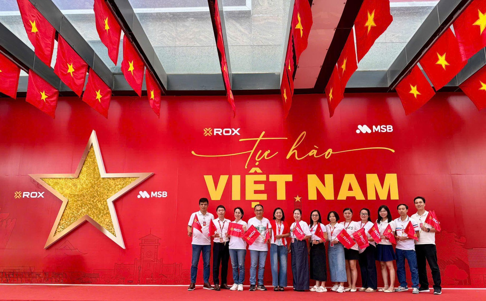 Điểm “check-in yêu nước” cực hot trên đường Nguyễn Chí Thanh- Ảnh 8. Điểm “check-in yêu nước” cực hot trên đường Nguyễn Chí Thanh- Ảnh 8.