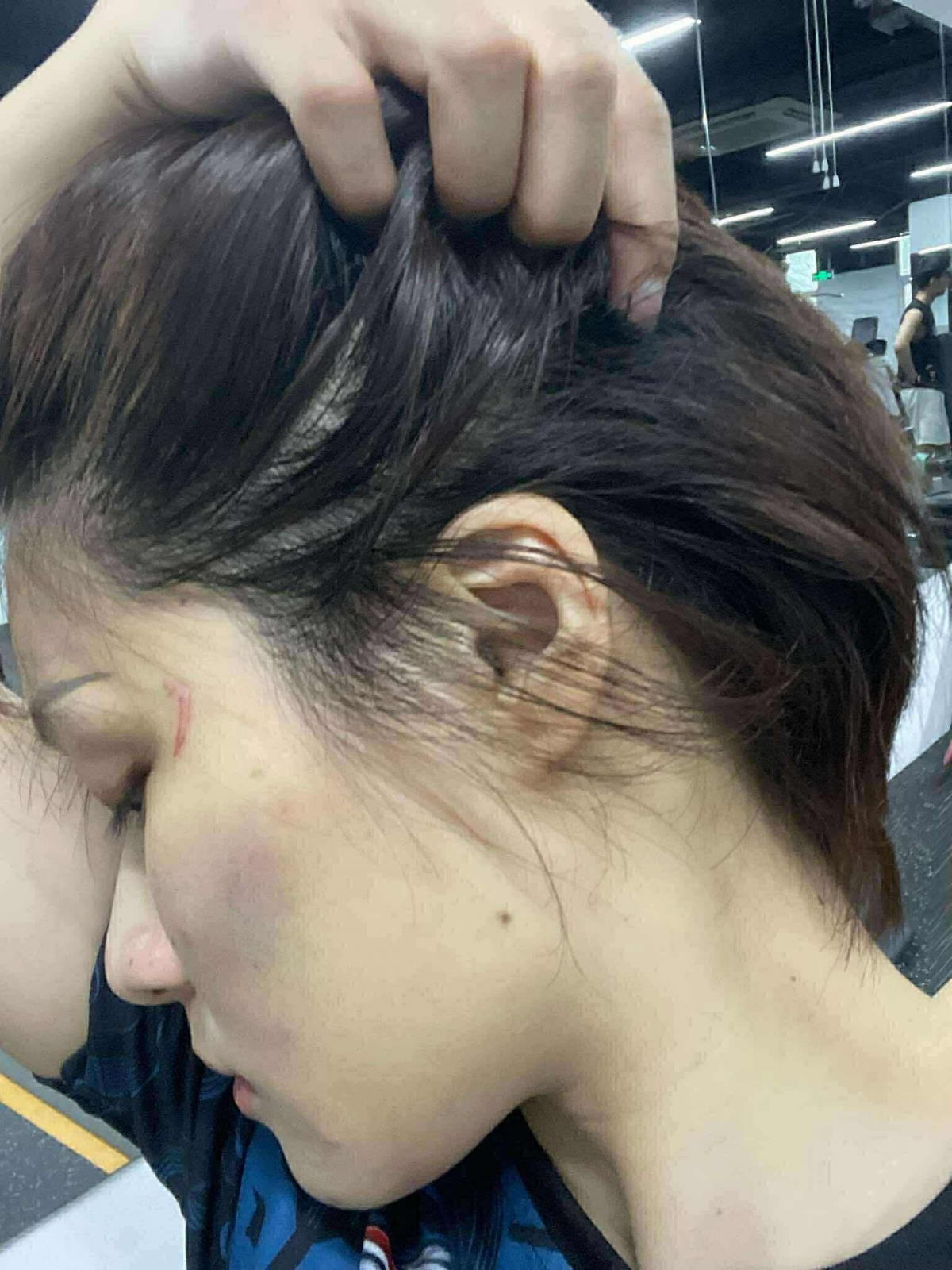 Cô gái MMA kể tường tận thời điểm "hạ gục" nam thanh niên xăm trổ trong hầm gửi xe- Ảnh 4. Cô gái MMA kể tường tận thời điểm "hạ gục" nam thanh niên xăm trổ trong hầm gửi xe- Ảnh 4.