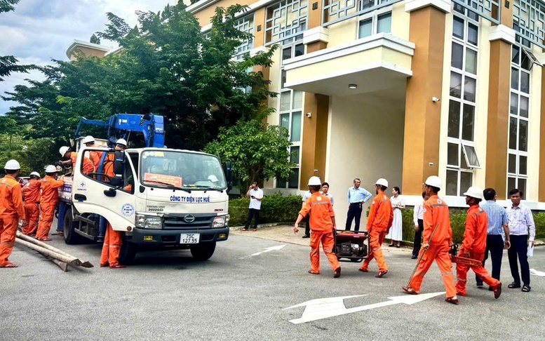 Nhanh chóng khắc phục hậu quả bão số 5 và mưa lũ, khôi phục sản xuất, kinh doanh, ổn định tình hình Nhân dân- Ảnh 3. Nhanh chóng khắc phục hậu quả bão số 5 và mưa lũ, khôi phục sản xuất, kinh doanh, ổn định tình hình Nhân dân- Ảnh 3.
