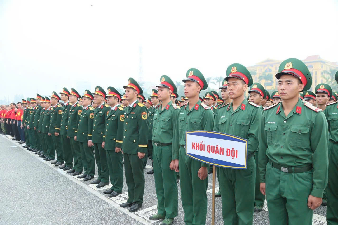 Hưng Yên: Tổ chức Lễ chào cờ toàn tỉnh “Tôi yêu Tổ quốc, quê hương tôi”- Ảnh 4. Hưng Yên: Tổ chức Lễ chào cờ toàn tỉnh “Tôi yêu Tổ quốc, quê hương tôi”- Ảnh 4.