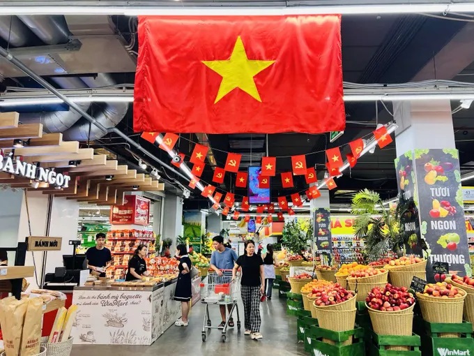 Siêu thị tăng tốc nguồn hàng, khuyến mãi cho người tiêu dùng dịp Quốc khánh 2/9- Ảnh 1. Siêu thị tăng tốc nguồn hàng, khuyến mãi cho người tiêu dùng dịp Quốc khánh 2/9- Ảnh 1.