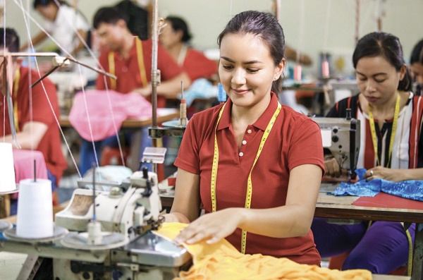 Dệt may, da giày: Khai thác thị trường nội địa để nâng tầm cạnh tranh toàn cầu- Ảnh 1. Dệt may, da giày: Khai thác thị trường nội địa để nâng tầm cạnh tranh toàn cầu- Ảnh 1.