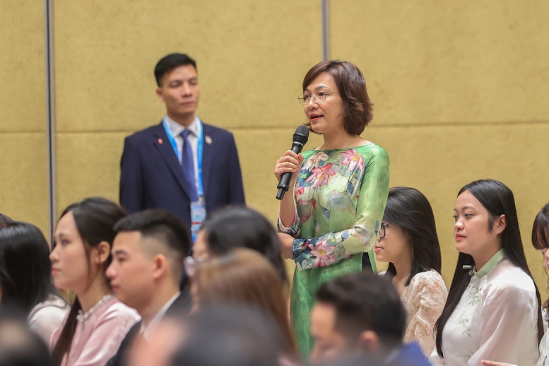 Thủ tướng chia sẻ với kiều bào tại Trung Quốc về không khí, tinh thần Quốc khánh trong nước- Ảnh 8. Thủ tướng chia sẻ với kiều bào tại Trung Quốc về không khí, tinh thần Quốc khánh trong nước- Ảnh 8.