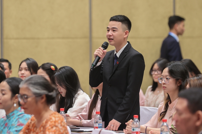 Thủ tướng chia sẻ với kiều bào tại Trung Quốc về không khí, tinh thần Quốc khánh trong nước- Ảnh 7. Thủ tướng chia sẻ với kiều bào tại Trung Quốc về không khí, tinh thần Quốc khánh trong nước- Ảnh 7.